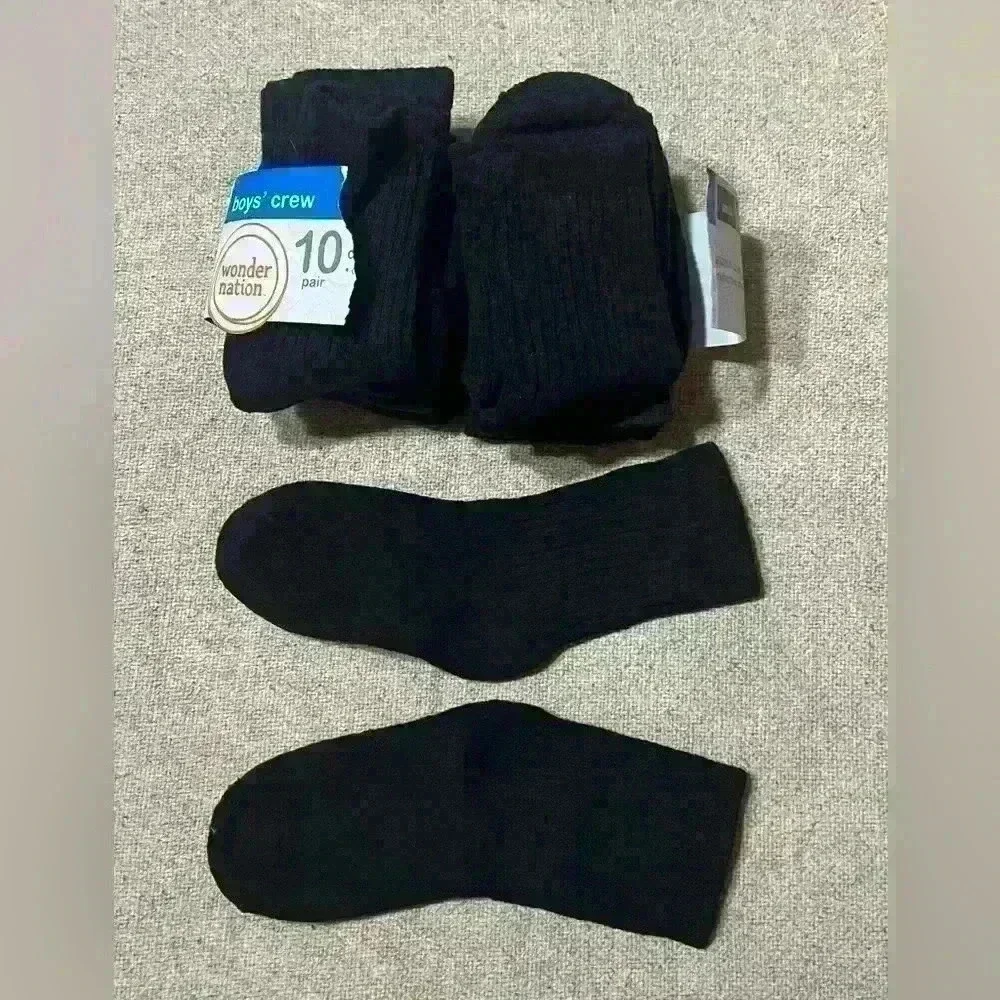 Brand New Socks Never Worn! Package of 10 Crew Socks by Wonder Nation A0026